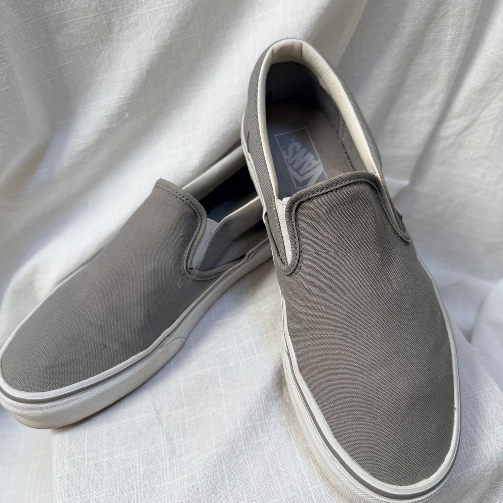 Vans Slip On M9 W10.5 Gray Canvas Low Top Classic Skate Shoes